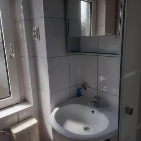 Kleine 2 Zimmerwohnung Fuer Max 3 Personen Muelheim an der Ruhr Exterior photo
